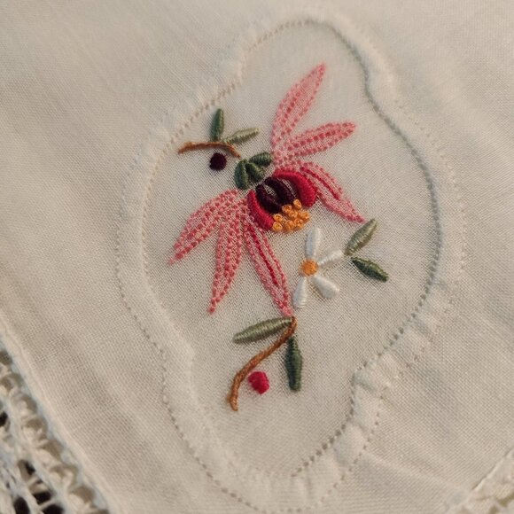 Handmade Vintage Linen Napkins Set Of 12 With Embroidered Floral Detail & Lace T - Picture 14 of 15